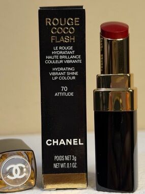 CHANEL Rouge Coco Flash Hydrating Lipstick - 70 Attitude